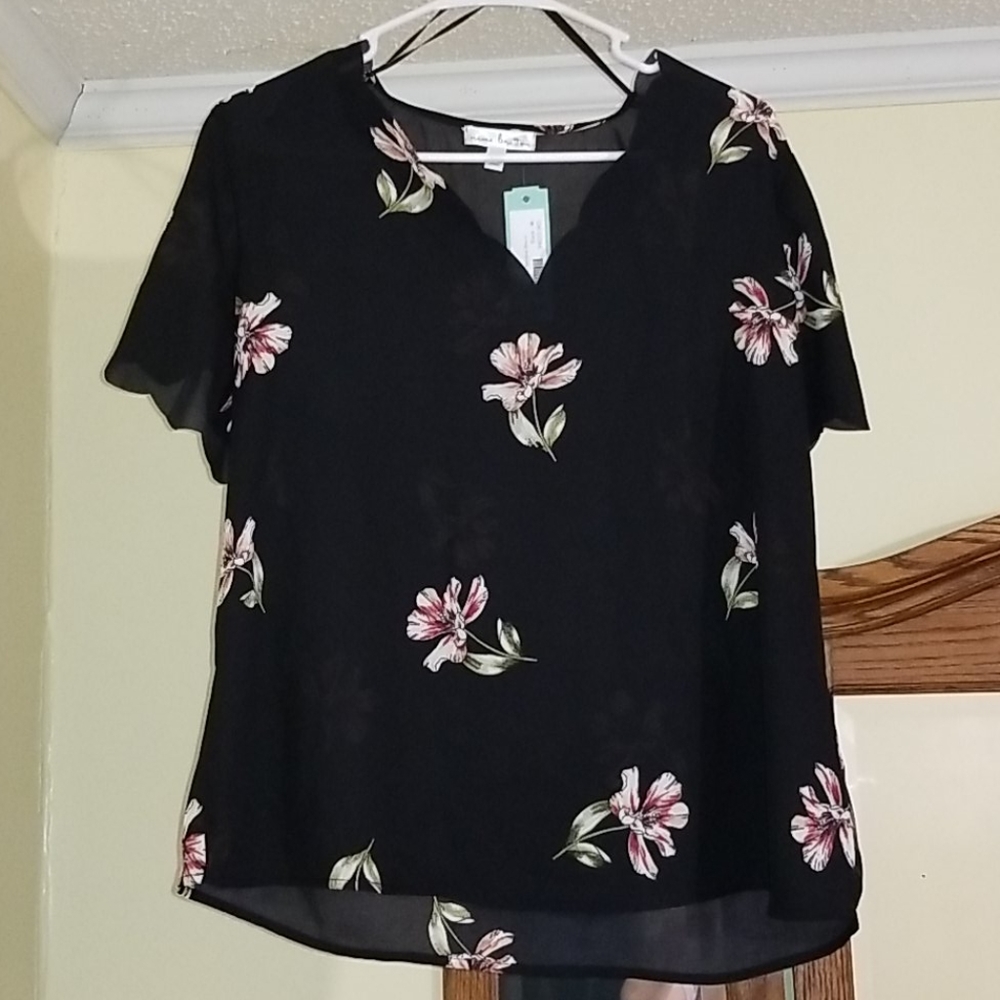 Scallop neckline blouse